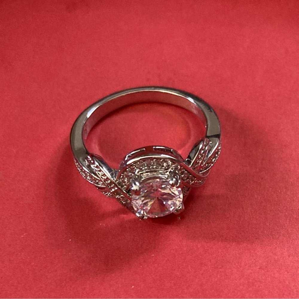 Beautiful Faux Diamond Ring Size 7